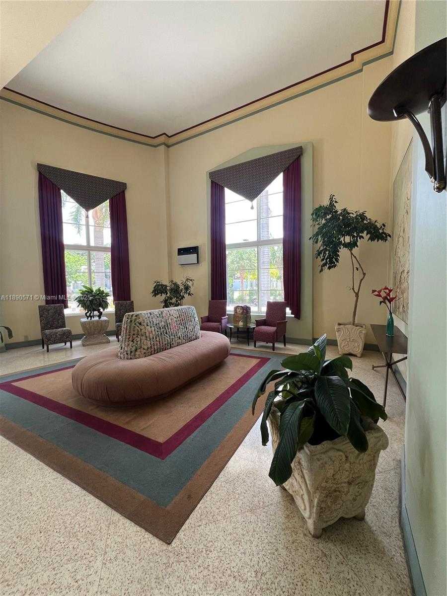 Small Image of 255 WEST 24TH ST #405, Miami Beach Number 3