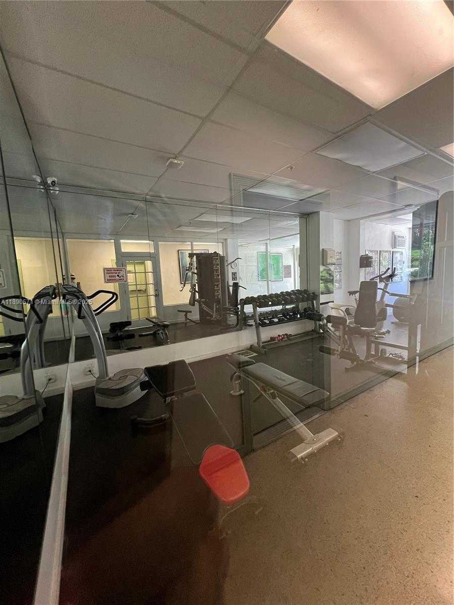 Small Image of 255 WEST 24TH ST #405, Miami Beach Number 6