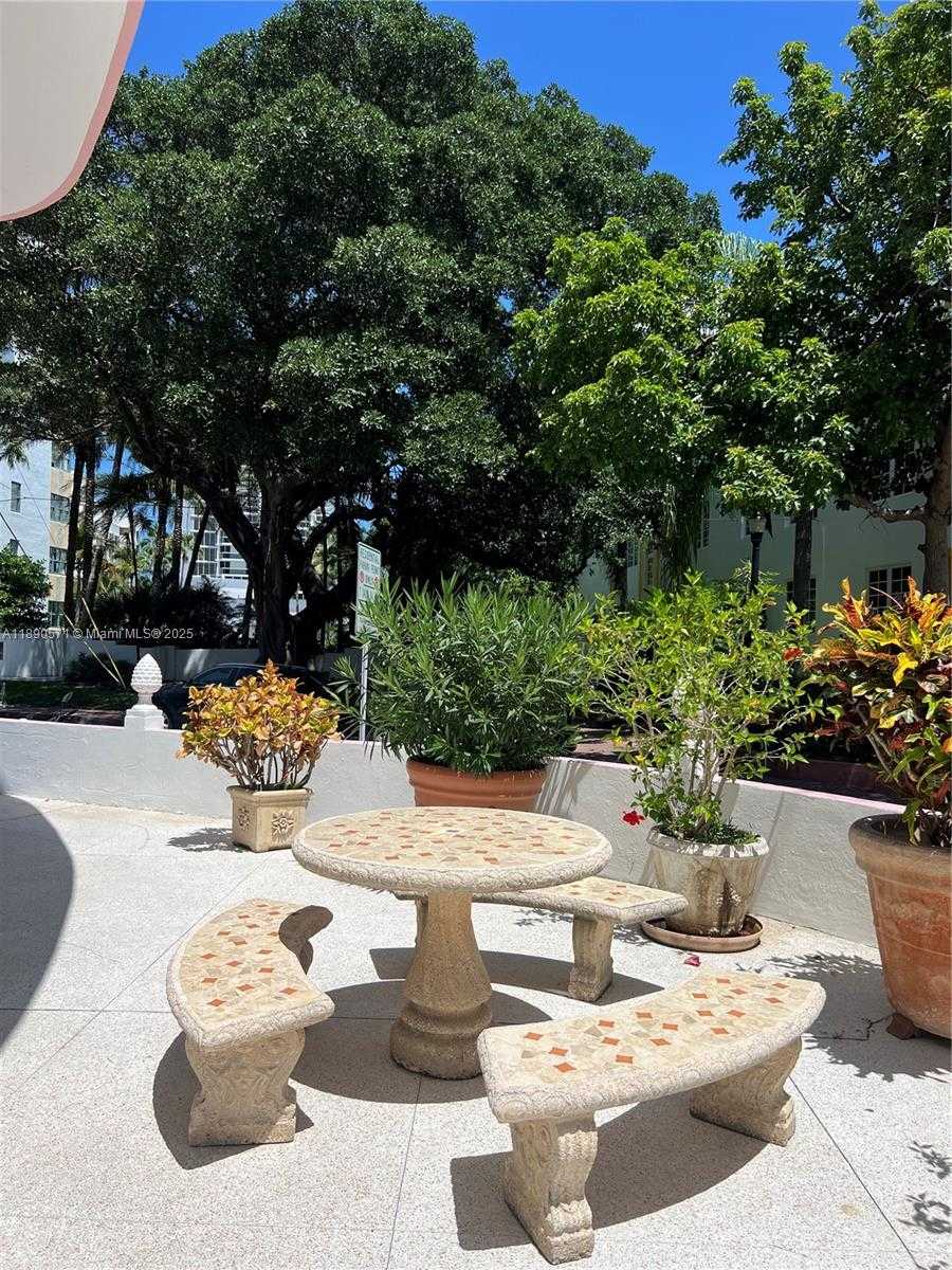 Small Image of 255 WEST 24TH ST #405, Miami Beach Number 8