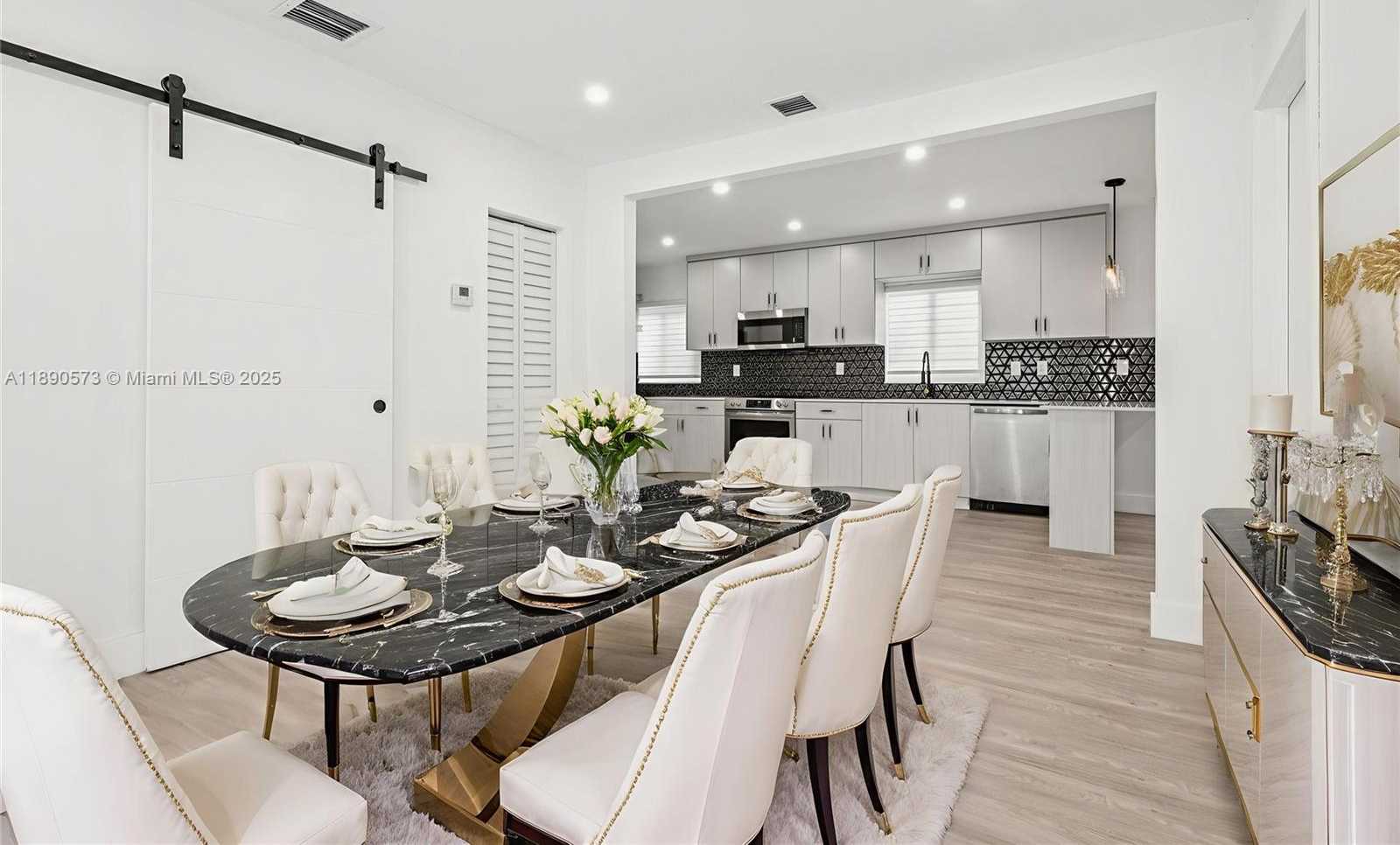 Small Image of 2550 ADAMS ST, Hollywood Number 8