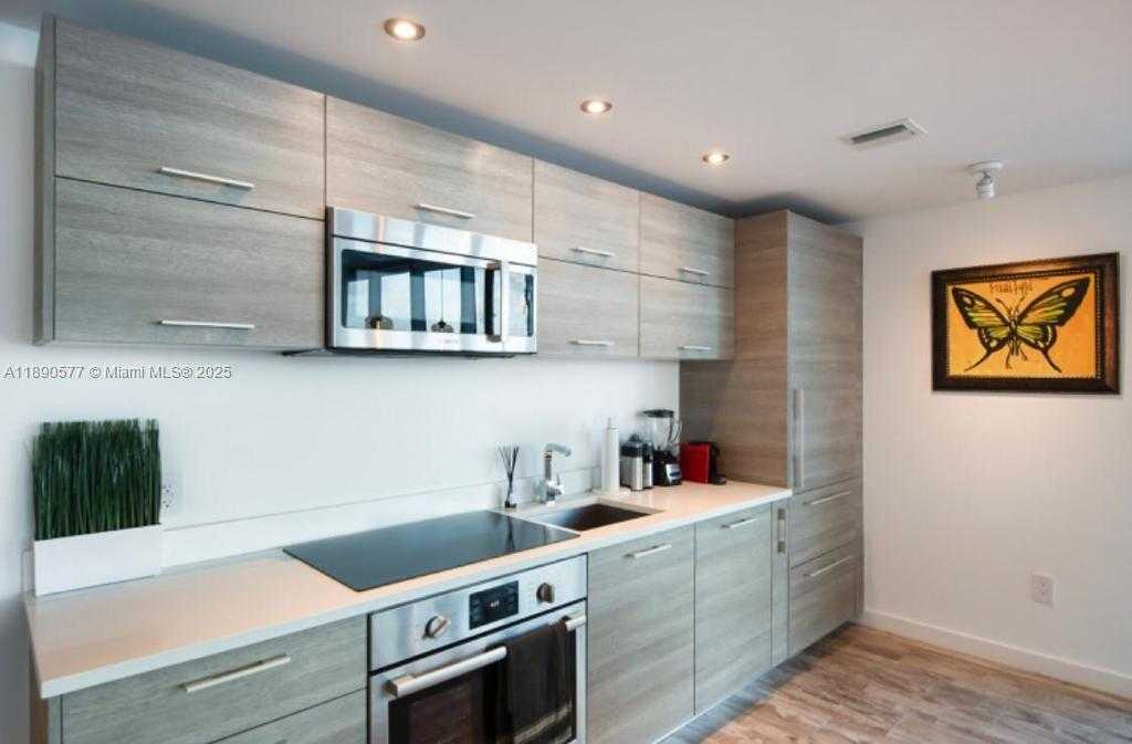 Small Image of 650 NORTH EAST 32 STREET #3207, Miami Number 9