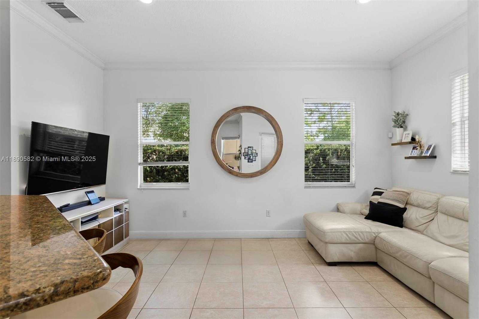 Small Image of 9339 SOUTH WEST 98TH PL, Miami Number 12