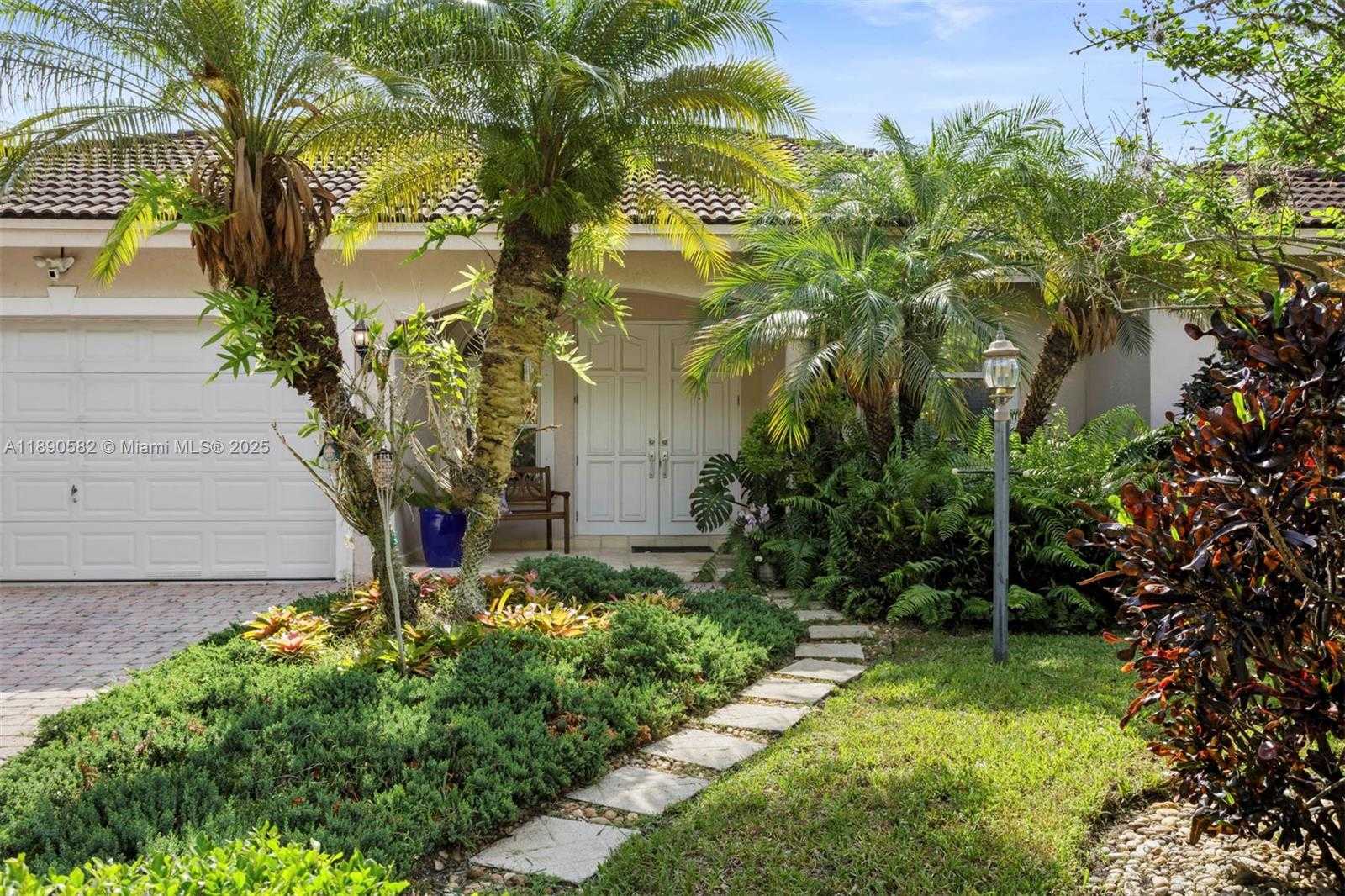 Small Image of 9339 SOUTH WEST 98TH PL, Miami Number 2