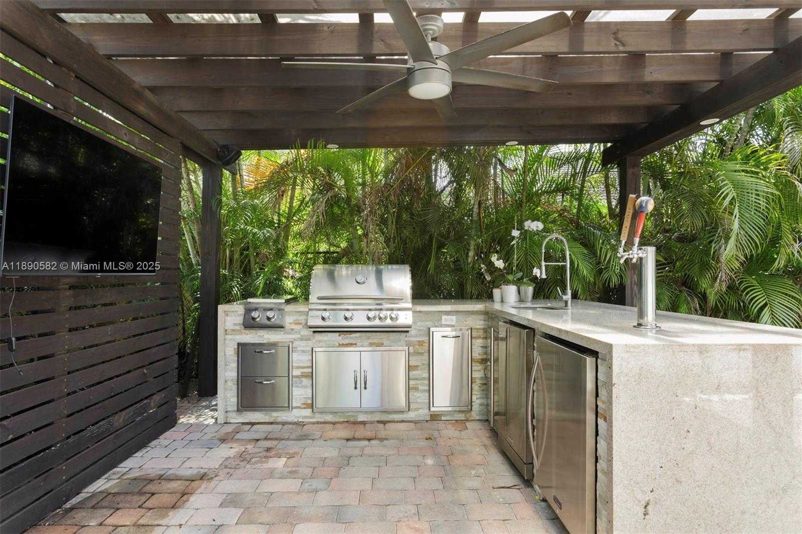 Small Image of 9339 SOUTH WEST 98TH PL, Miami Number 27