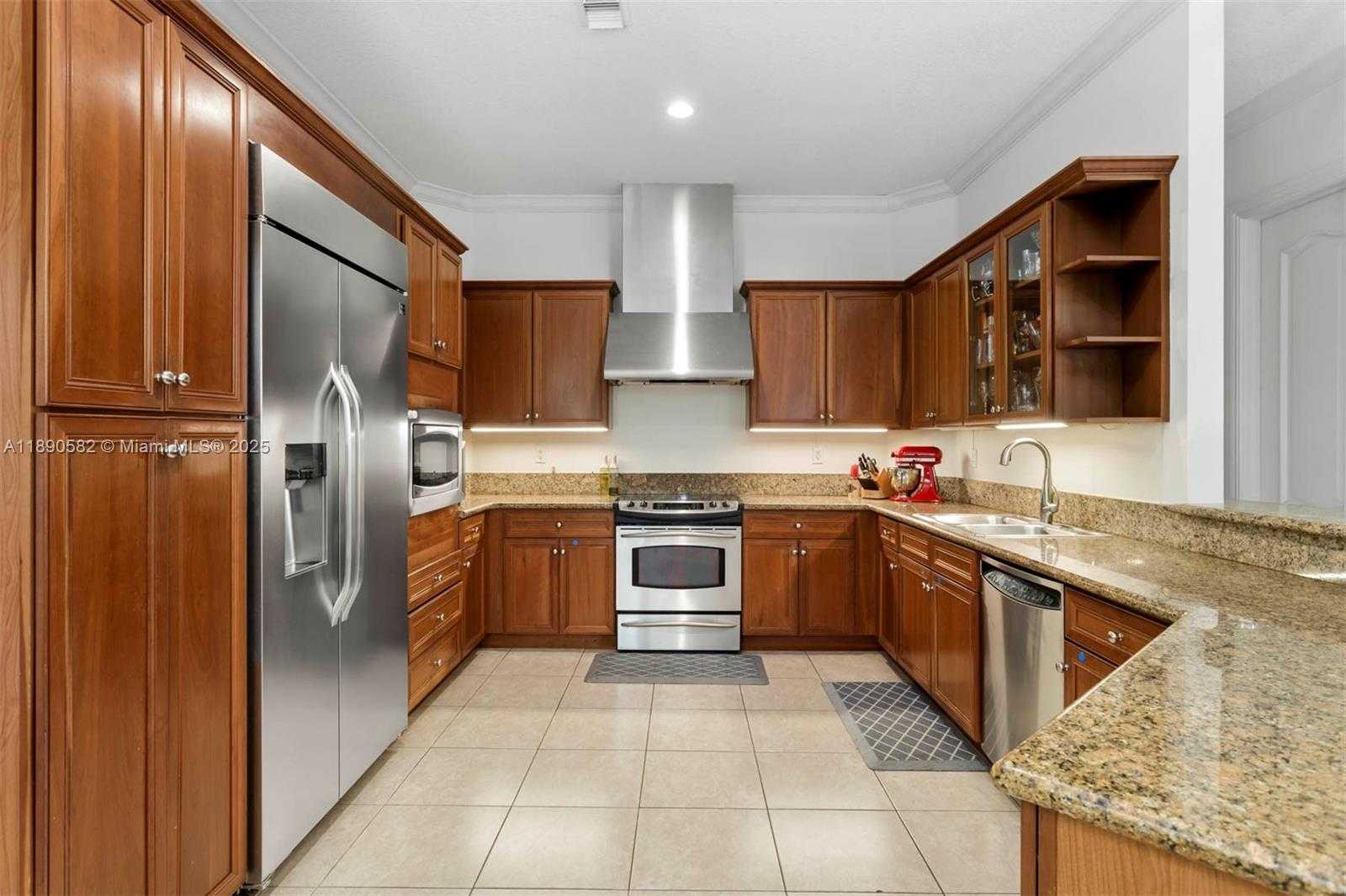 Small Image of 9339 SOUTH WEST 98TH PL, Miami Number 9