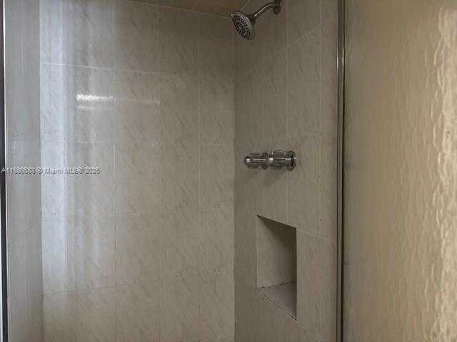 Small Image of 5401 EAST COLLINS AVE #1530, Miami Beach Number 21