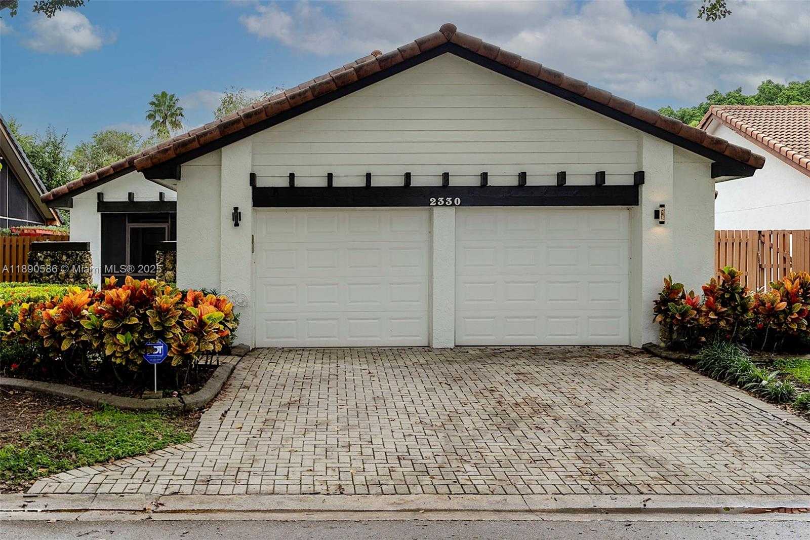 Small Image of 2330 DOVER, Weston Number 12