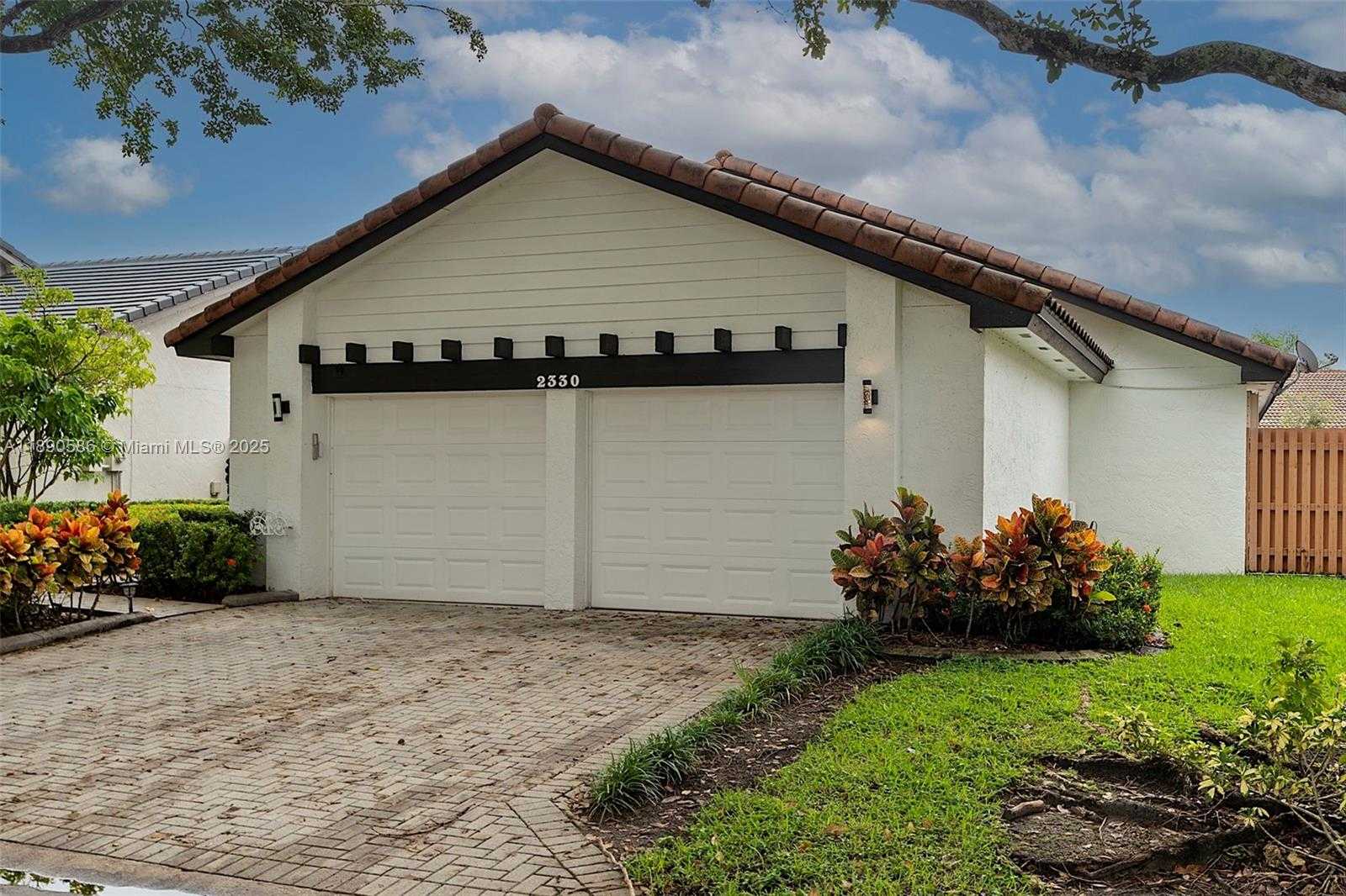 Small Image of 2330 DOVER, Weston Number 13