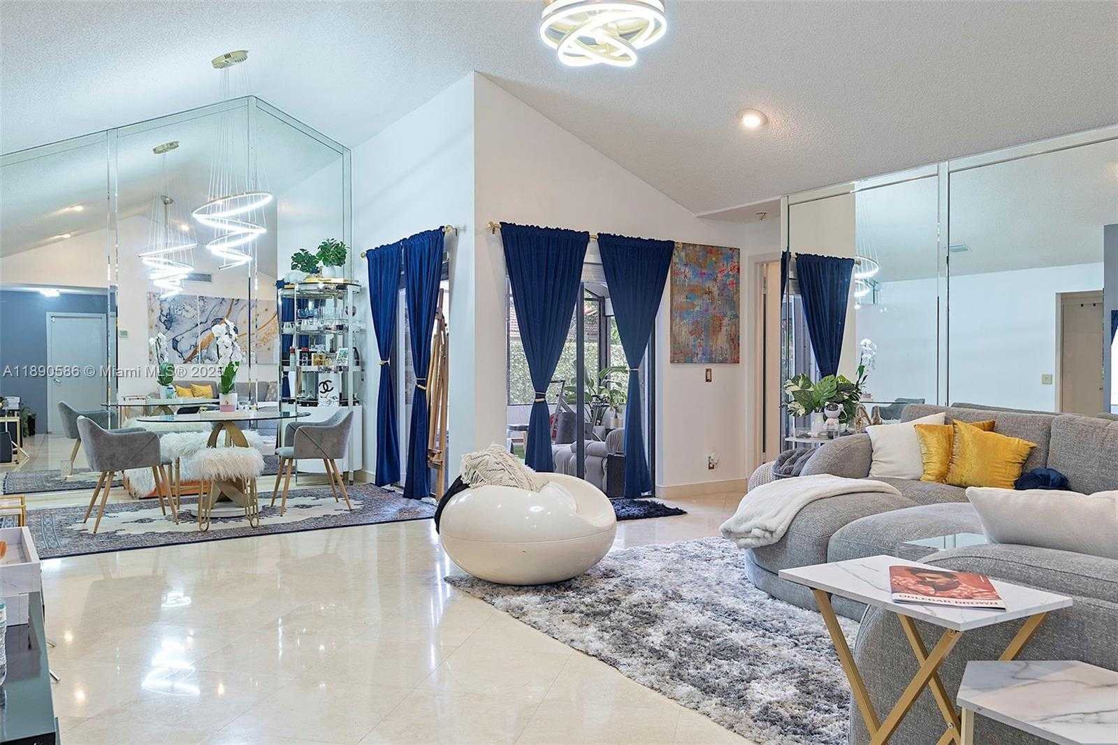 Small Image of 2330 DOVER, Weston Number 16