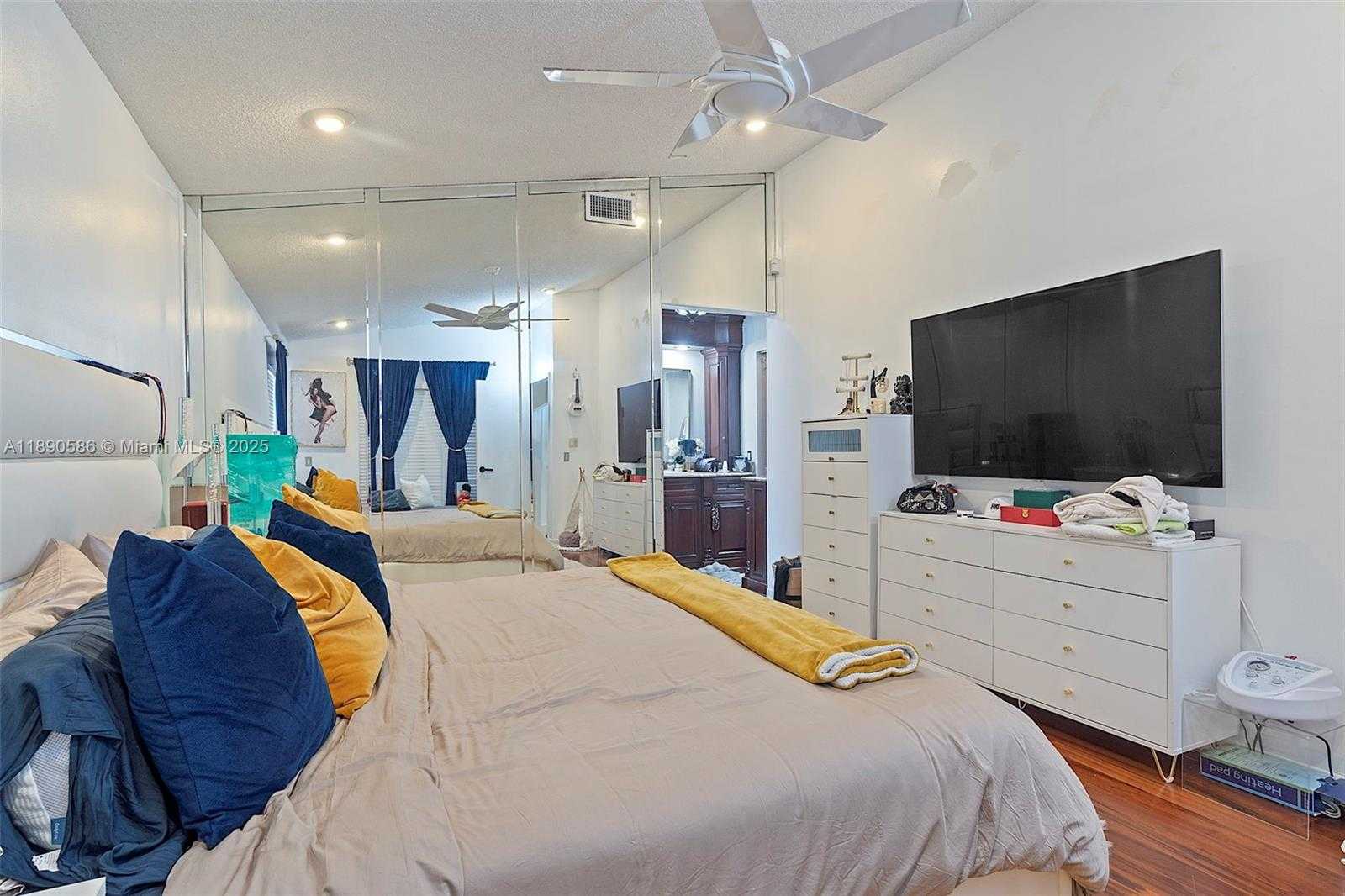 Small Image of 2330 DOVER, Weston Number 31