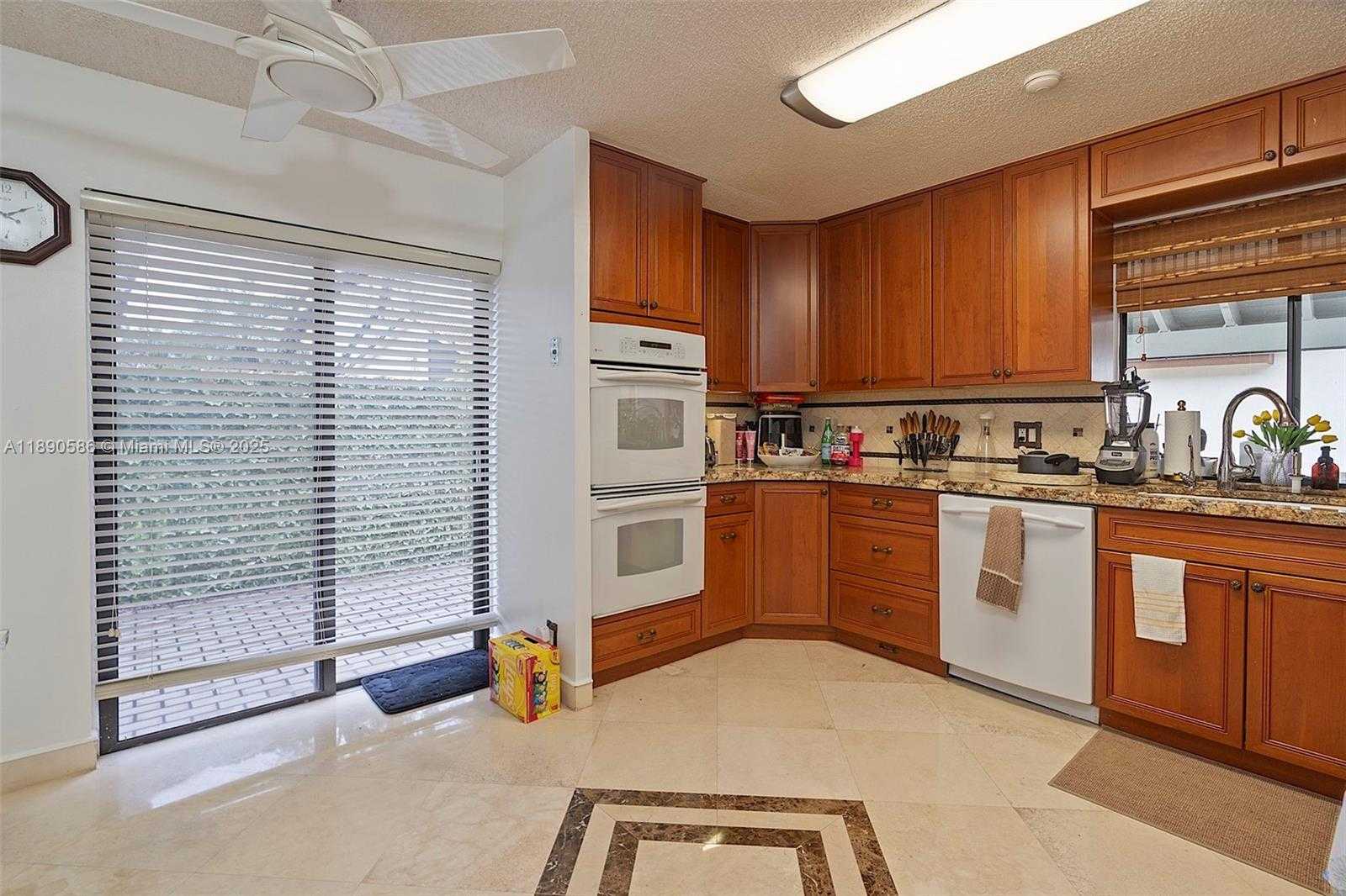 Small Image of 2330 DOVER, Weston Number 36