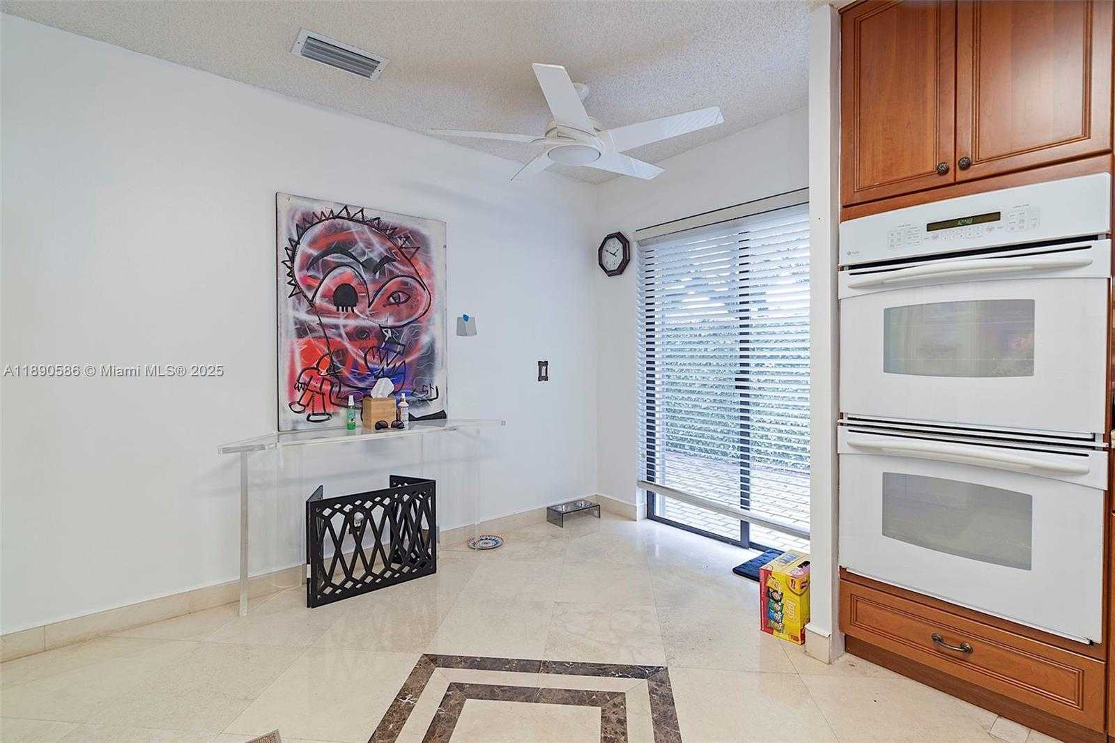 Small Image of 2330 DOVER, Weston Number 40