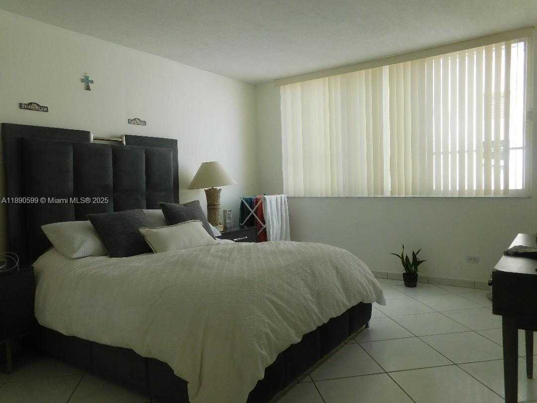 Small Image of 5005 COLLINS AVE #322, Miami Beach Number 8