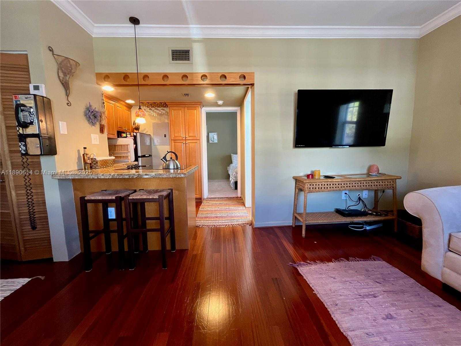 Small Image of 750 PENNSYLVANIA AVE #8, Miami Beach Number 3