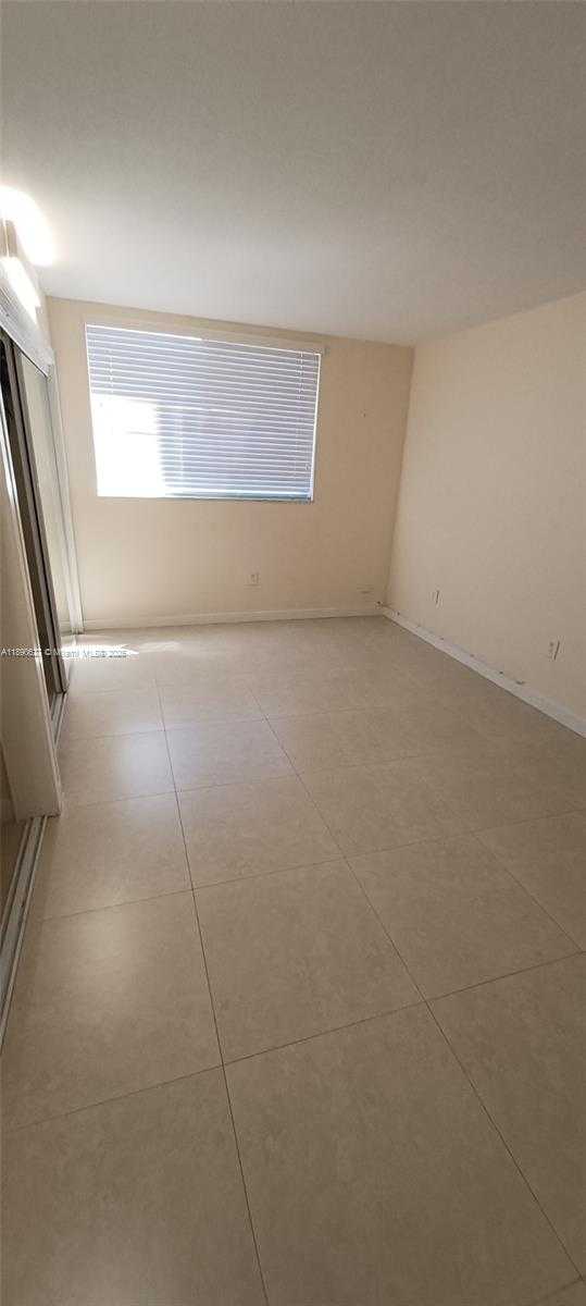 Small Image of 2910 POINT EAST DR #M314, Aventura Number 17