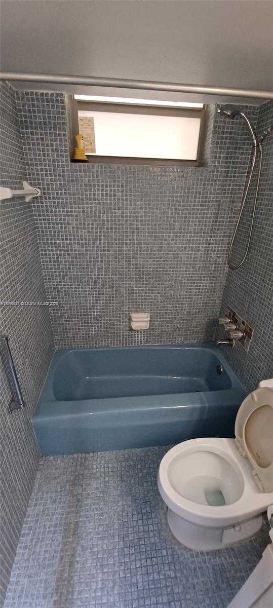 Small Image of 2910 POINT EAST DR #M314, Aventura Number 25