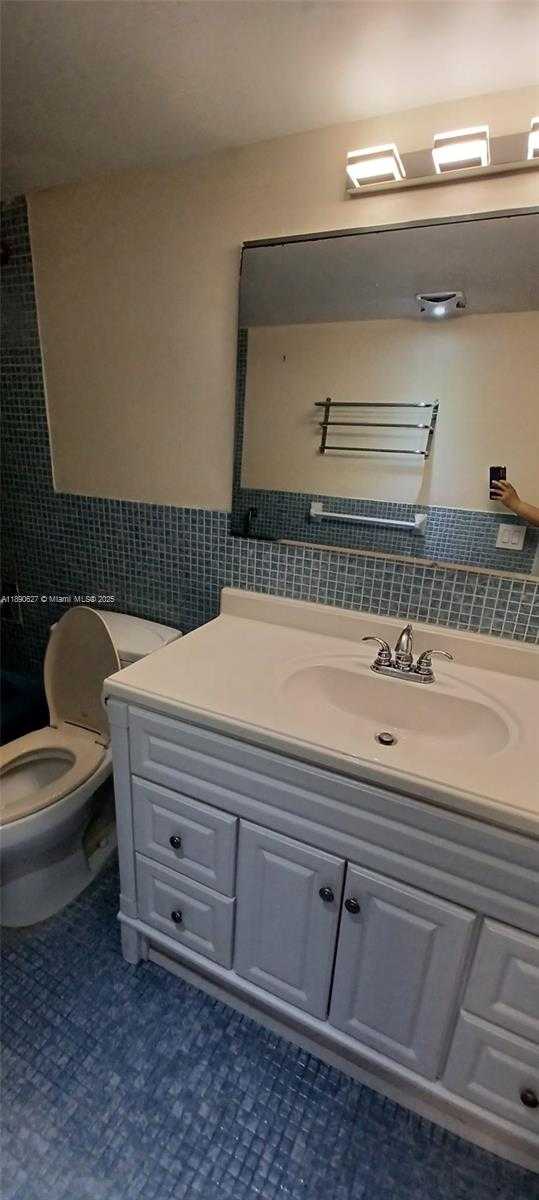 Small Image of 2910 POINT EAST DR #M314, Aventura Number 27