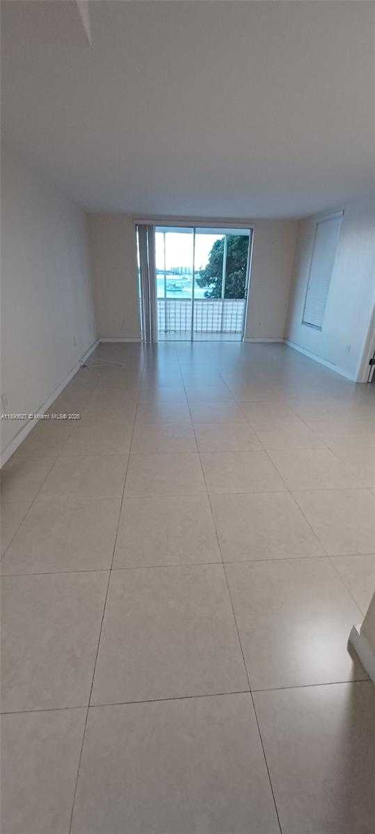 Small Image of 2910 POINT EAST DR #M314, Aventura Number 4
