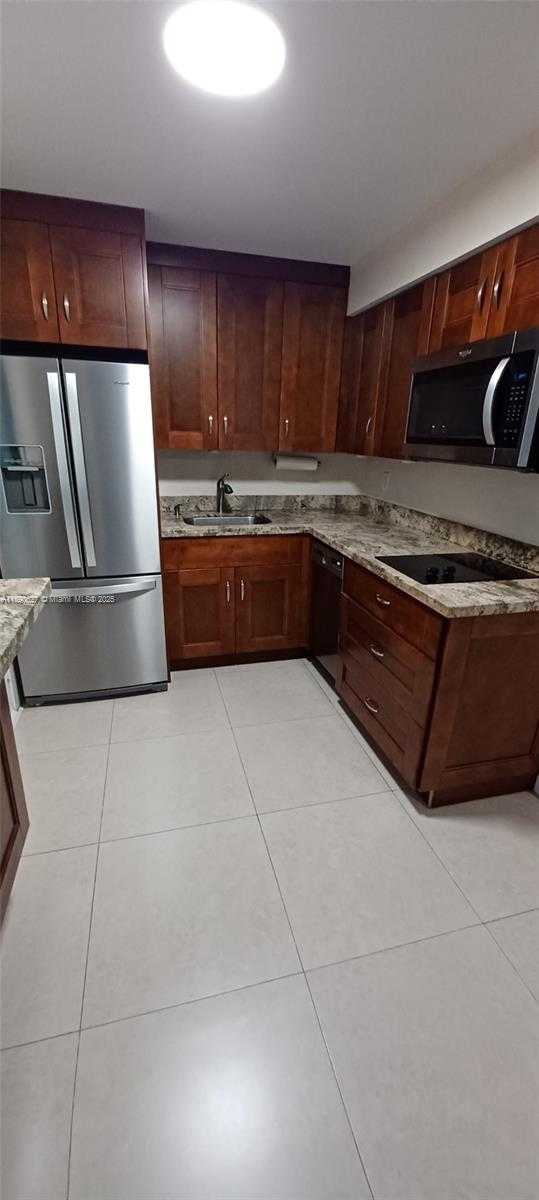 Small Image of 2910 POINT EAST DR #M314, Aventura Number 5