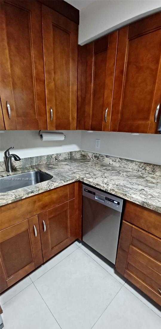 Small Image of 2910 POINT EAST DR #M314, Aventura Number 6