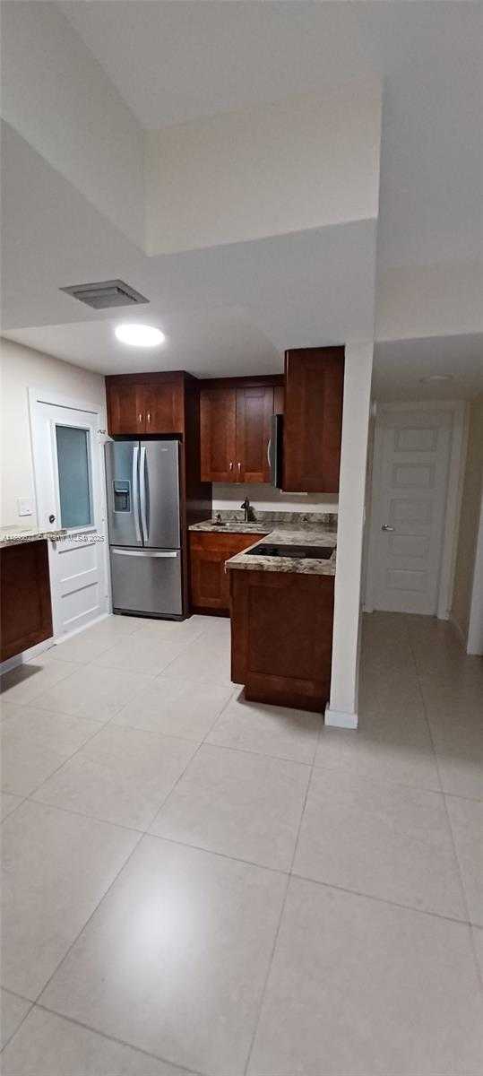 Small Image of 2910 POINT EAST DR #M314, Aventura Number 7