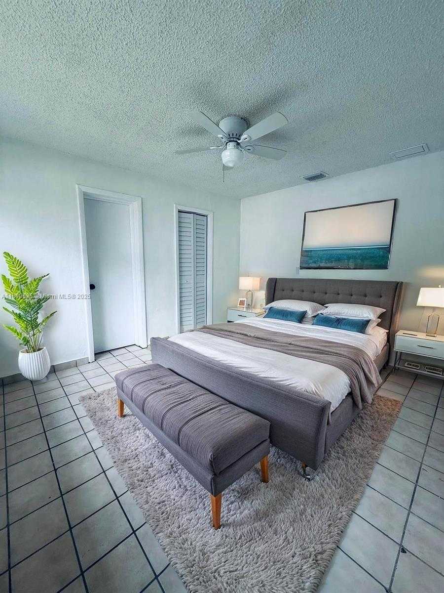 Small Image of 3320 SOUTH WEST 97TH AVE, Miami Number 11