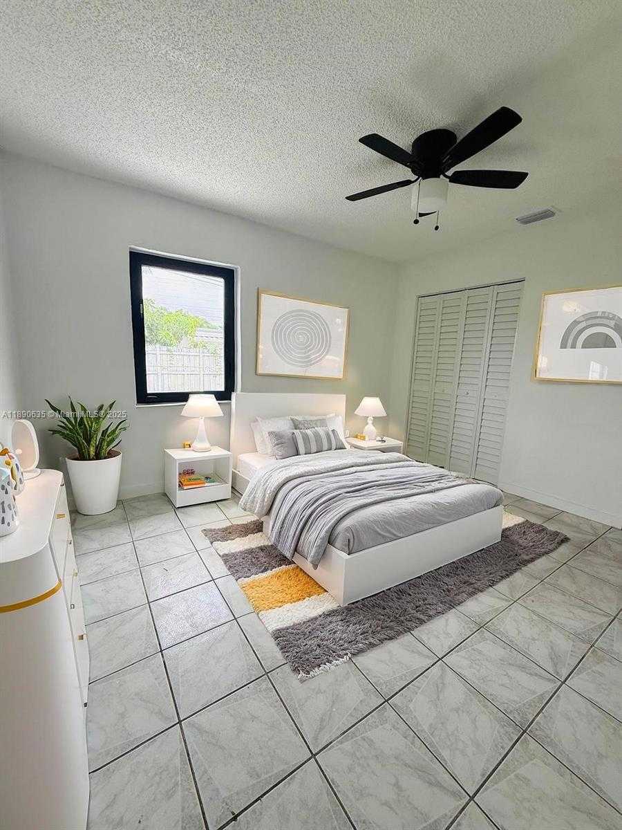 Small Image of 3320 SOUTH WEST 97TH AVE, Miami Number 12