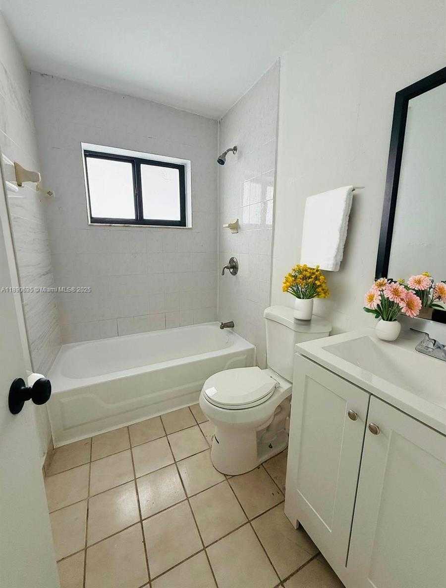 Small Image of 3320 SOUTH WEST 97TH AVE, Miami Number 14