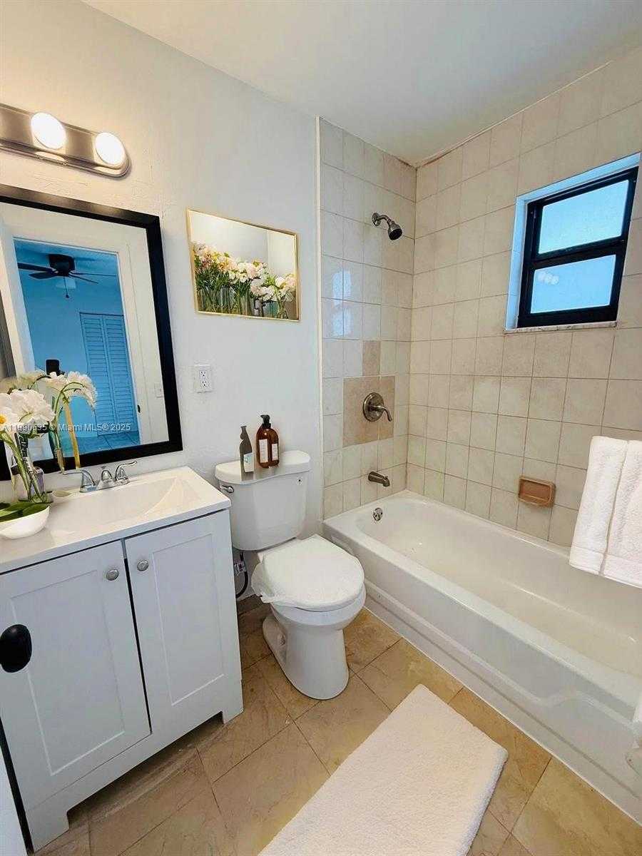 Small Image of 3320 SOUTH WEST 97TH AVE, Miami Number 15