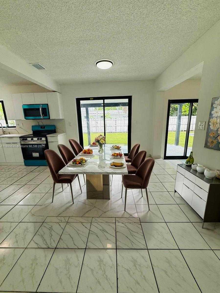 Small Image of 3320 SOUTH WEST 97TH AVE, Miami Number 5
