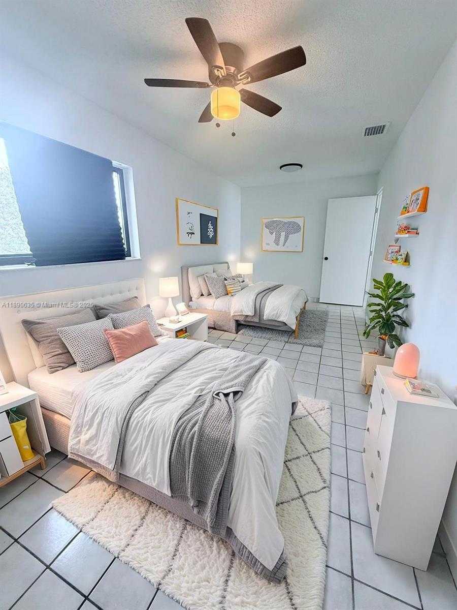 Small Image of 3320 SOUTH WEST 97TH AVE, Miami Number 8