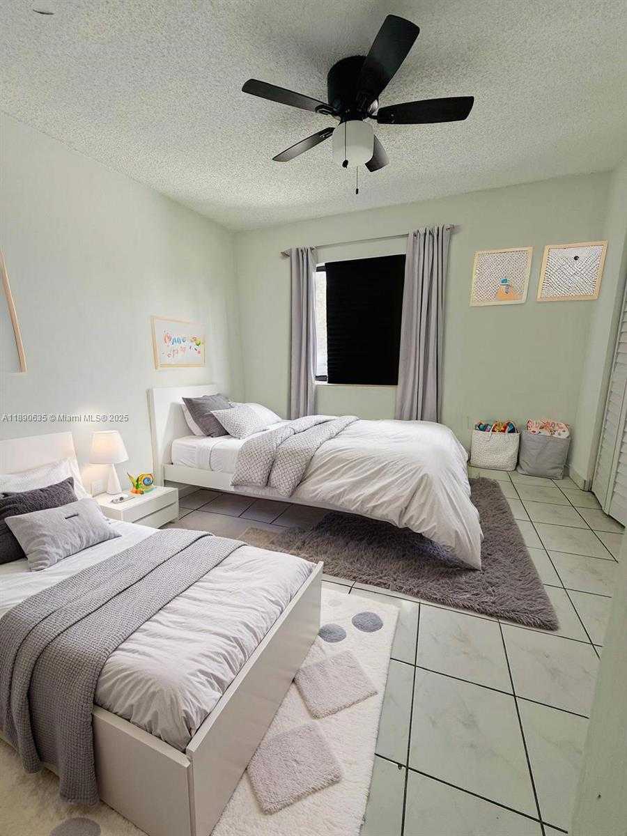 Small Image of 3320 SOUTH WEST 97TH AVE, Miami Number 9