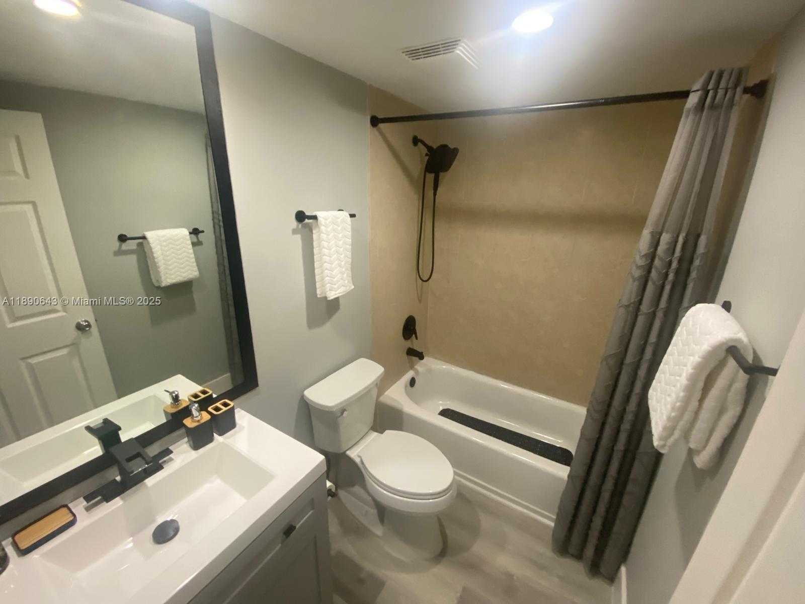 Small Image of 10350 WEST BAY HARBOR DR #7J, Bay Harbor Islands Number 19