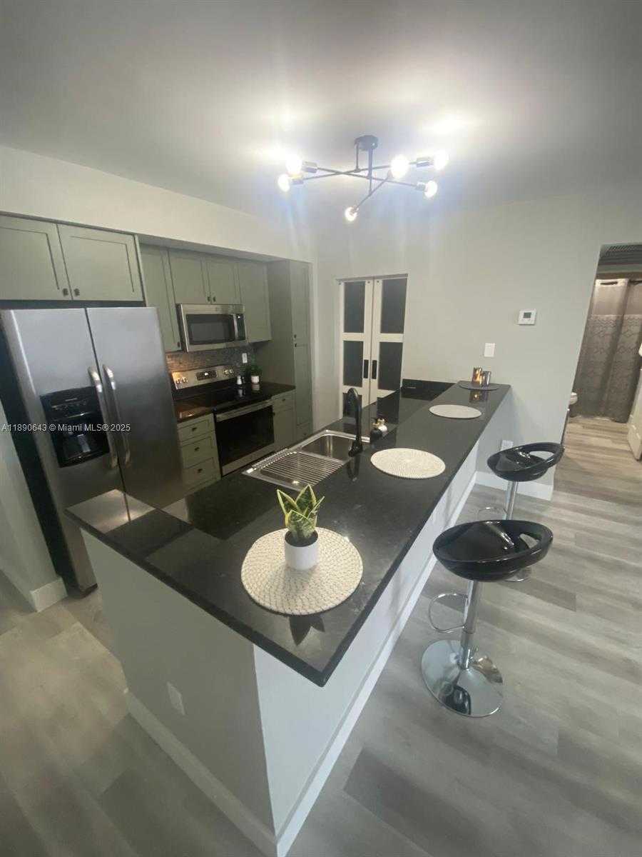 Small Image of 10350 WEST BAY HARBOR DR #7J, Bay Harbor Islands Number 4