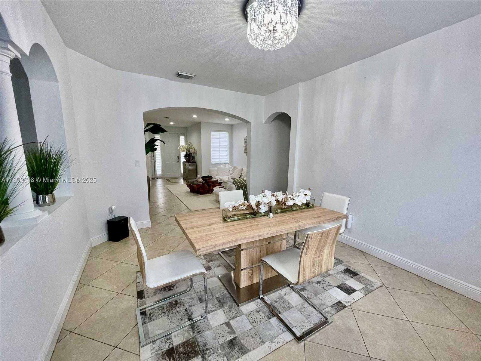 Small Image of 10807 NORTH WEST 84TH LN #10807, Doral Number 12