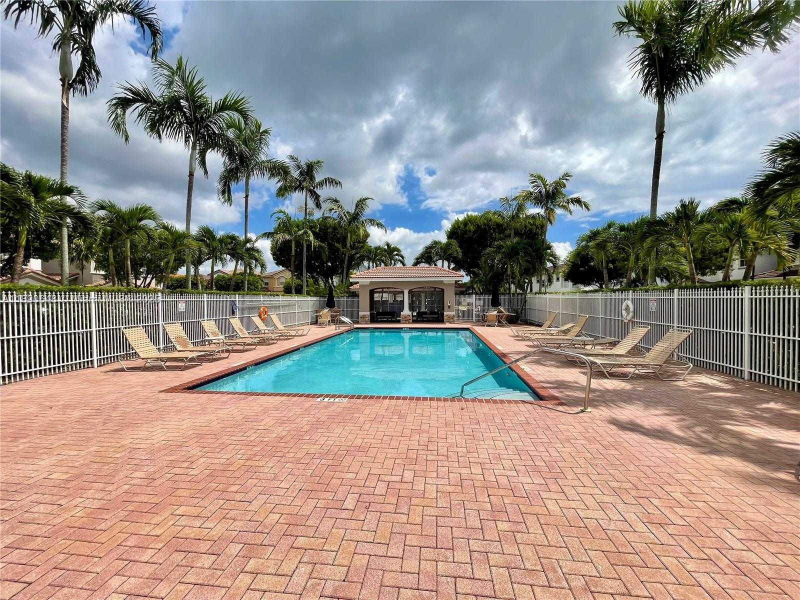 Small Image of 10807 NORTH WEST 84TH LN #10807, Doral Number 13