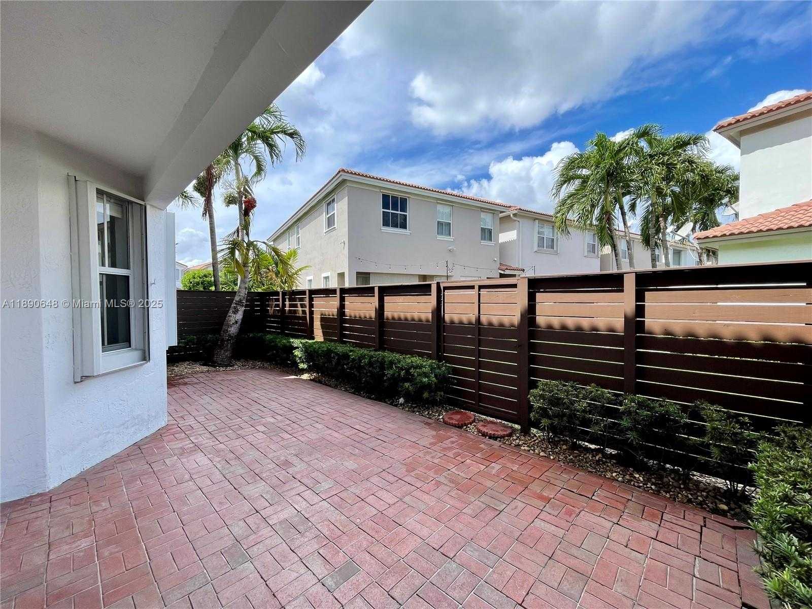 Small Image of 10807 NORTH WEST 84TH LN #10807, Doral Number 15