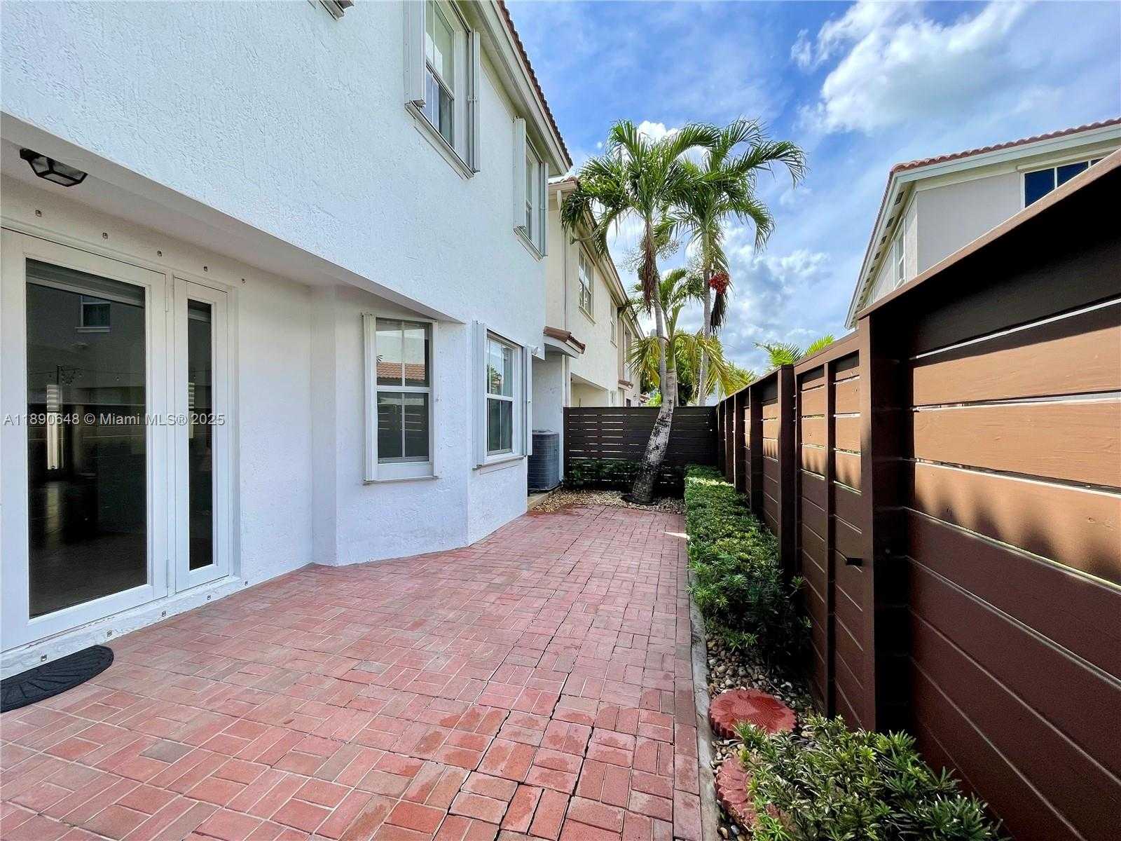 Small Image of 10807 NORTH WEST 84TH LN #10807, Doral Number 17