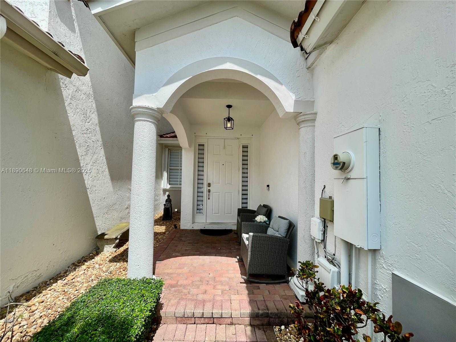 Small Image of 10807 NORTH WEST 84TH LN #10807, Doral Number 2
