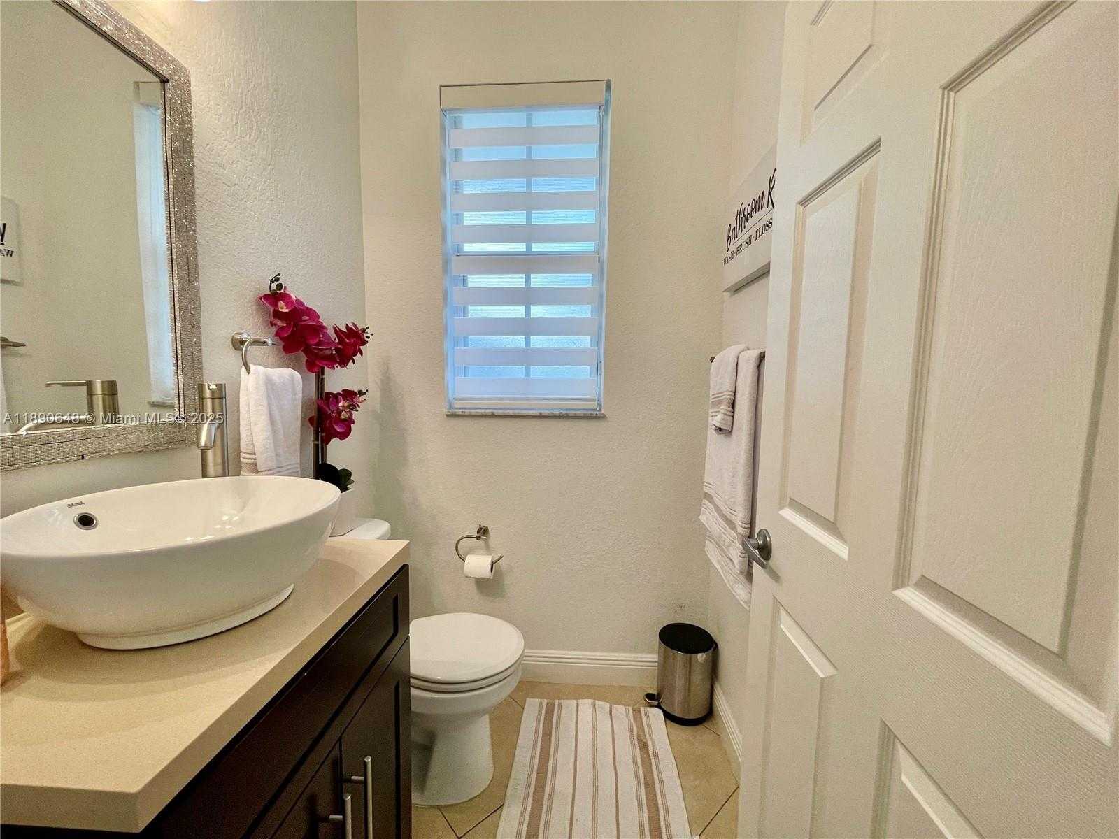 Small Image of 10807 NORTH WEST 84TH LN #10807, Doral Number 6