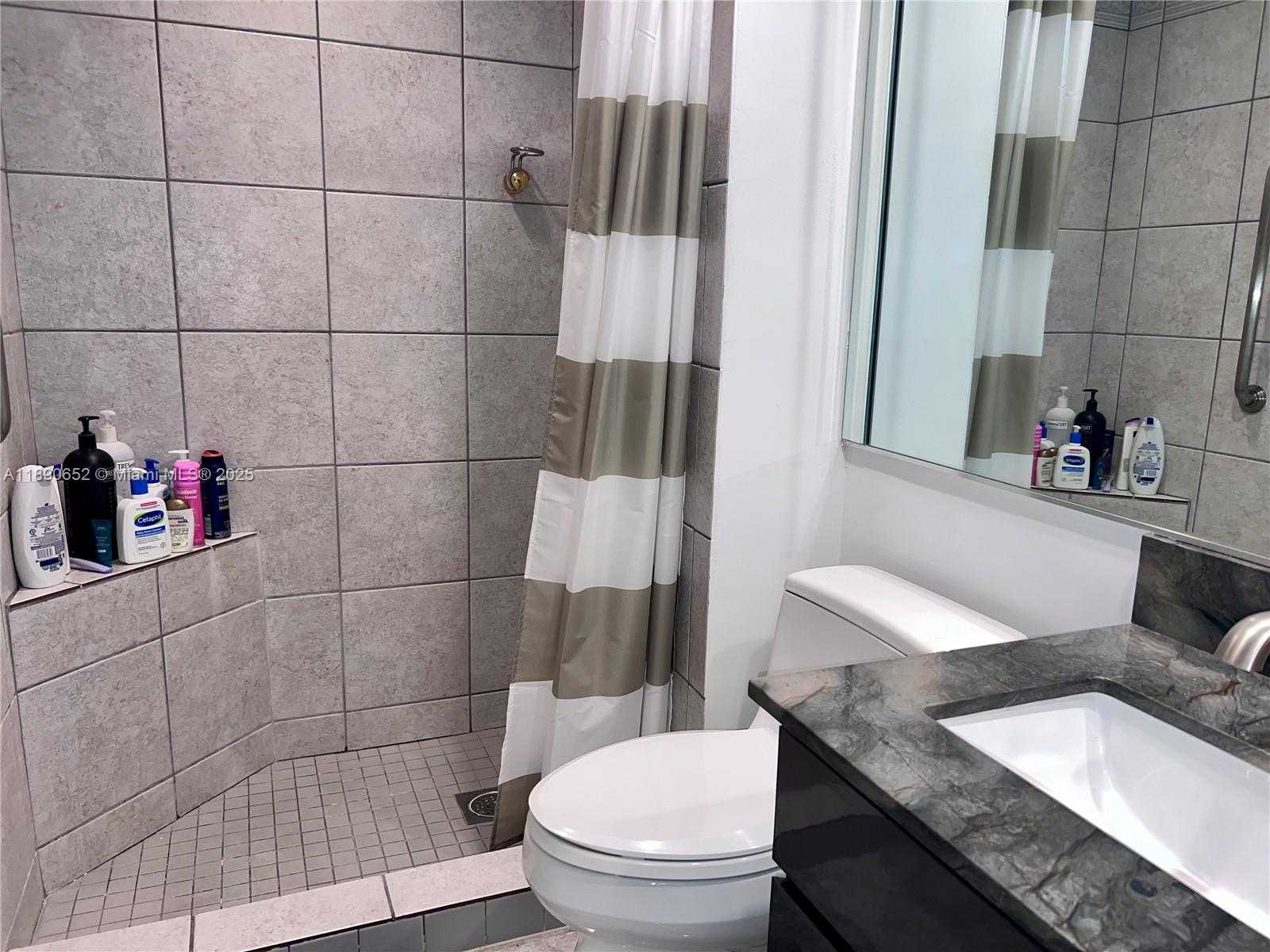 Small Image of 2851 NORTH EAST 183RD ST #1017E, Aventura Number 31