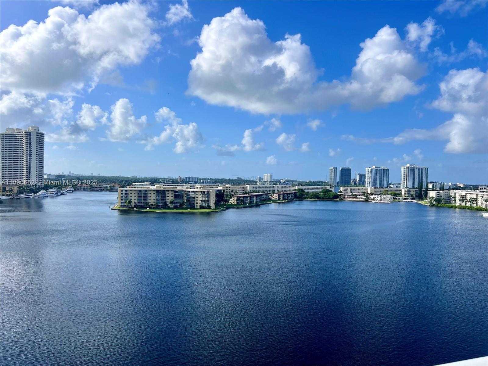 Small Image of 2851 NORTH EAST 183RD ST #1017E, Aventura Number 4