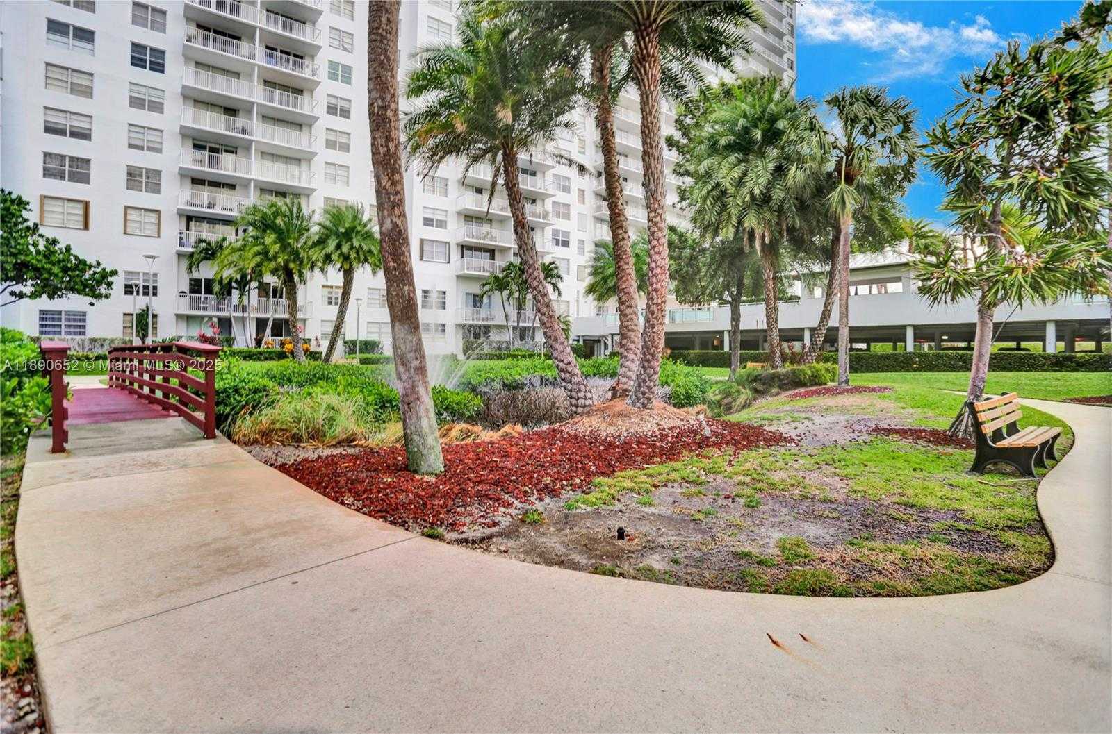 Small Image of 2851 NORTH EAST 183RD ST #1017E, Aventura Number 40