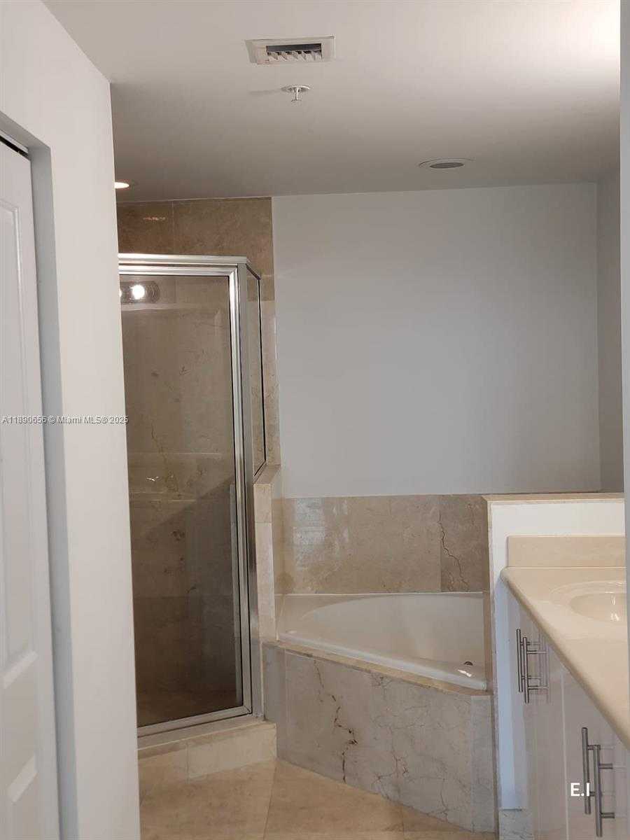 Small Image of 7900 HARBOR ISLAND DR #602, North Bay Village Number 3