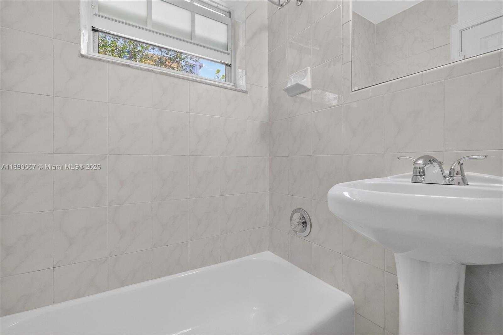 Small Image of 345 MICHIGAN AVE #2, Miami Beach Number 10