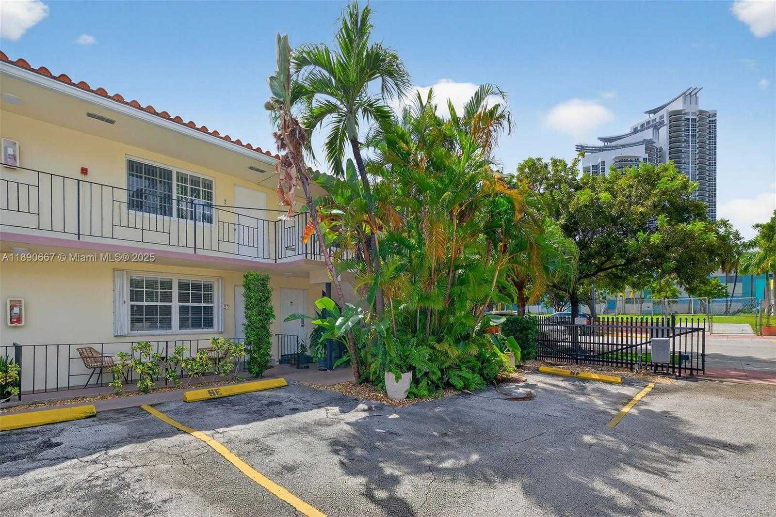 Small Image of 345 MICHIGAN AVE #2, Miami Beach Number 12