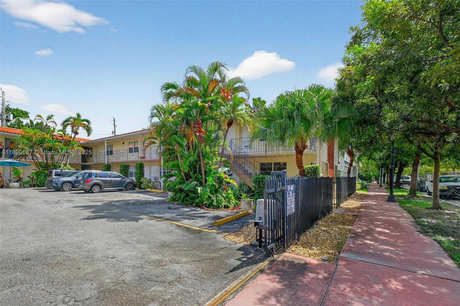Small Image of 345 MICHIGAN AVE #2, Miami Beach Number 14