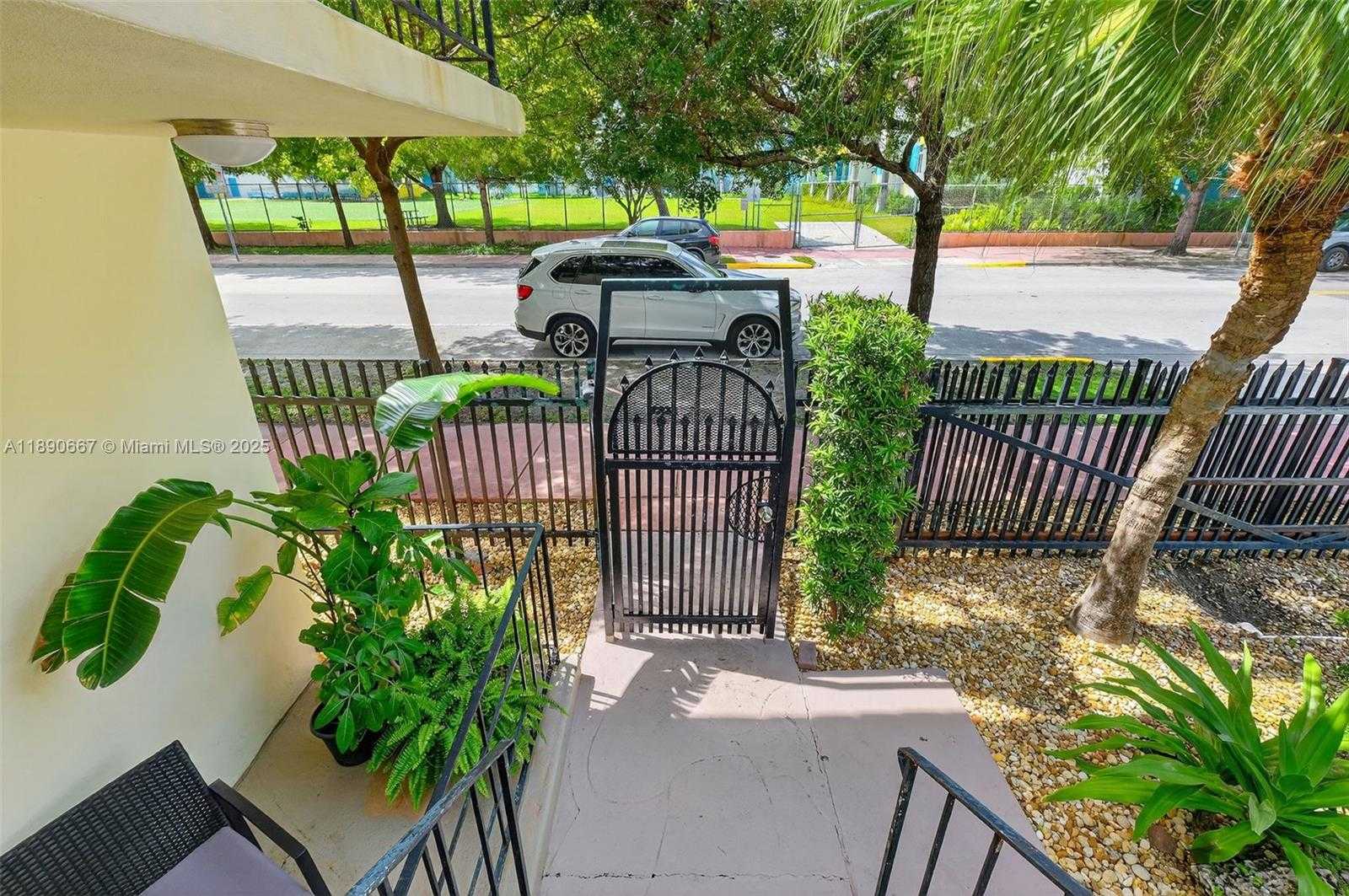 Small Image of 345 MICHIGAN AVE #2, Miami Beach Number 15