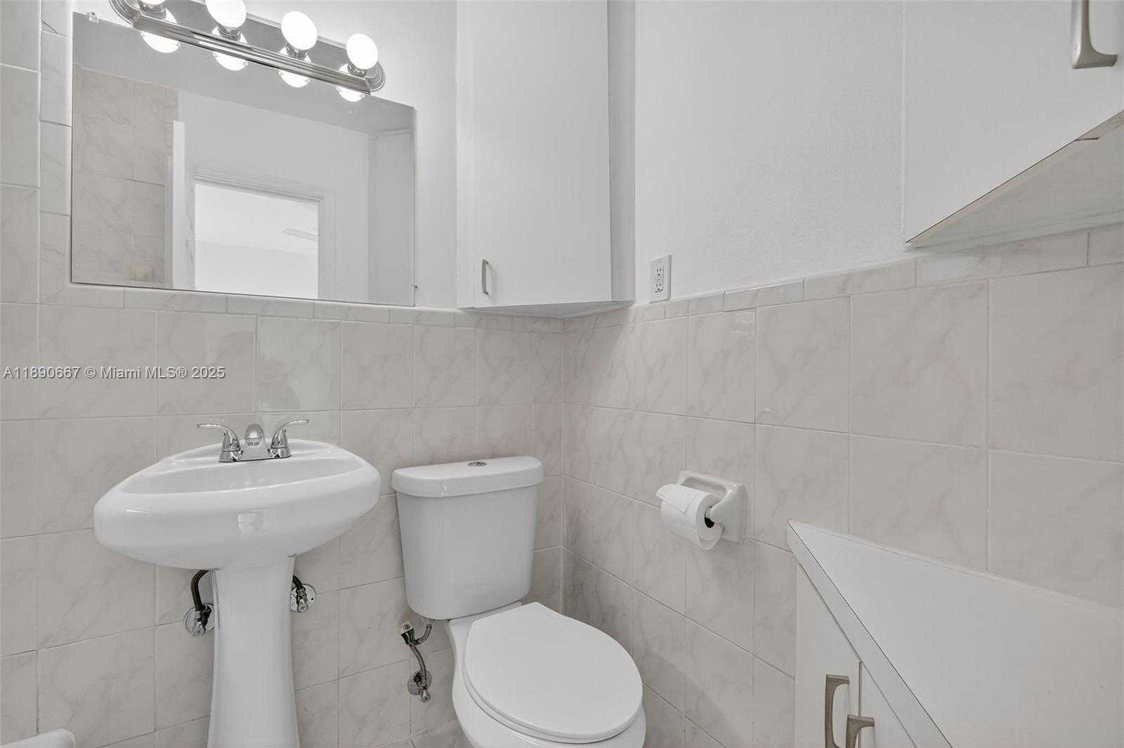 Small Image of 345 MICHIGAN AVE #2, Miami Beach Number 9