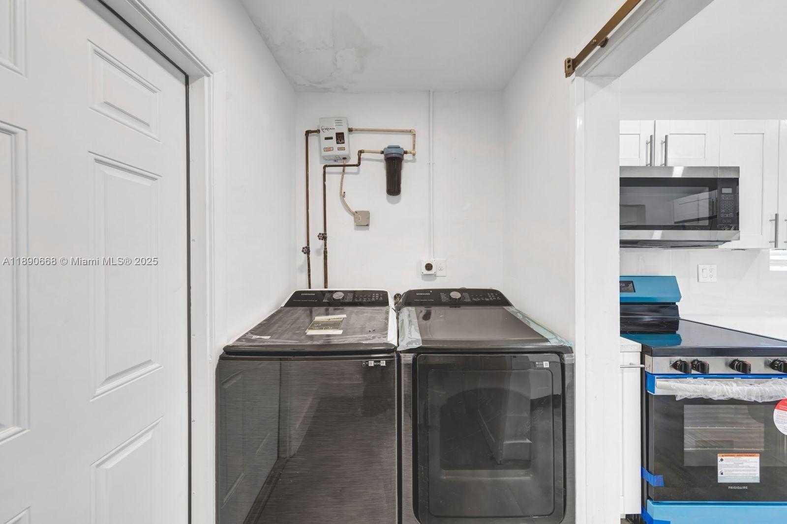 Small Image of 3210 NORTH 72ND WAY, Hollywood Number 12
